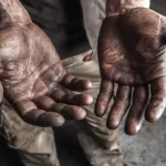 Operação contra Comando Vermelho tem ao menos 20 mortos, barricadas e bomba