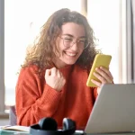 Homem que agarrou Ariana Grande em Singapura é condenado a 9 dias de prisão