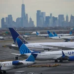 Emiliano Díaz é intimado por oficial de justiça em São Januário após derrota do Internacional