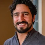 Guillermo del Toro diz que seu ‘Frankenstein’ é drama autobiográfico de pai e filho