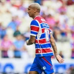 Morre Sally Kirkland, atriz vencedora do Globo de Ouro, aos 84 anos