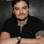 Vini Jr vacila, mas Real vence com dois de Mbappé e segue caça ao Barcelona