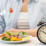 Flávio Bolsonaro começa pré-campanha com recuos