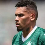 Claudia Leitte interrompe show após xingamentos em bloco de João Pessoa: ‘Quero respeito’