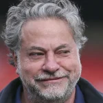 Sobremesa de Natal: Bolo gelado com flocos de biscoito