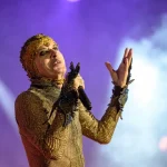 Ex-BBB Gabi Martins sofreu com críticas por samba no pé