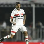 Millie Bobby Brown teria sido assediada por colega de ‘Stranger Things’, diz jornal