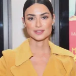 Paolla Oliveira vira rainha de bateria em divulgação da série ‘Bridgerton’