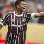 Hailee Steinfeld, atriz mais bem paga do ano, anuncia primeira gravidez