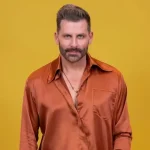 Perseguição policial no Rio termina com um morto e oito feridos após carro cair em linha do trem