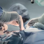 Dólar fecha estável e Bolsa avança com geopolítica e dados dos EUA em foco