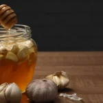 Chris Noth alfineta Sarah Jessica Parker e depois ameniza