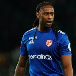 Homem que ficou com cabeça atolada na roda do carro morre após resgate