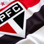 Juliano Floss conta que passou a fazer xixi sentado e causa debate entre confinados do BBB 26