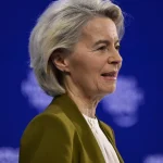 Mãe de Neymar é detonada por convidar ex- do jogador e neta para festa