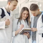 Ator de ‘The Big Bang Theory’ conta que paga dívidas médicas de desconhecidos online