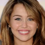 Shia LaBeouf é preso por briga no Mardi Gras, o Carnaval de New Orleans