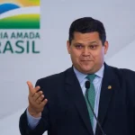 Pai de Vorcaro tinha R$ 2,2 bilhões em conta bancária, diz PF