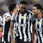 Dólar tem leve alta após série de quedas; mercado está de olho na guerra no Oriente Médio