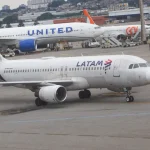 IA já reduz emprego e renda de jovens brasileiros, diz estudo