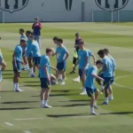 Dólar abre próximo da estabilidade horas antes de fim de prazo dado por Trump para reabertura de Hormuz