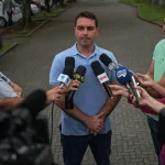 Mulher processa clínica após receber injeção que seria aplicada em cachorra