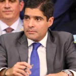 Vamos suspender por um ano a entrada em vigor da reforma tributária, diz Flávio Bolsonaro