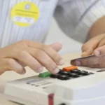 Lula tem 24% de eleitores à direita, e Flávio Bolsonaro, 19% à esquerda, aponta Datafolha