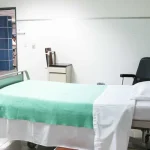 Mães endividadas apostam online em busca de renda, aponta estudo